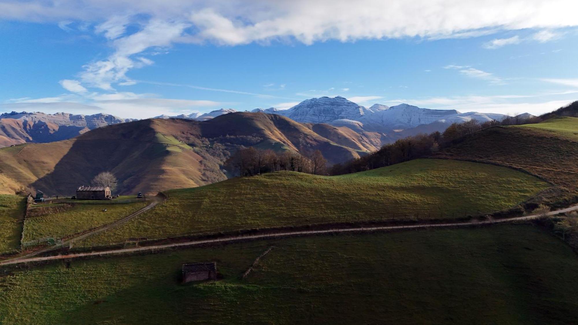 La Cabana Mirador De Los Valles Pasiegos Vega de Pas Eksteriør billede