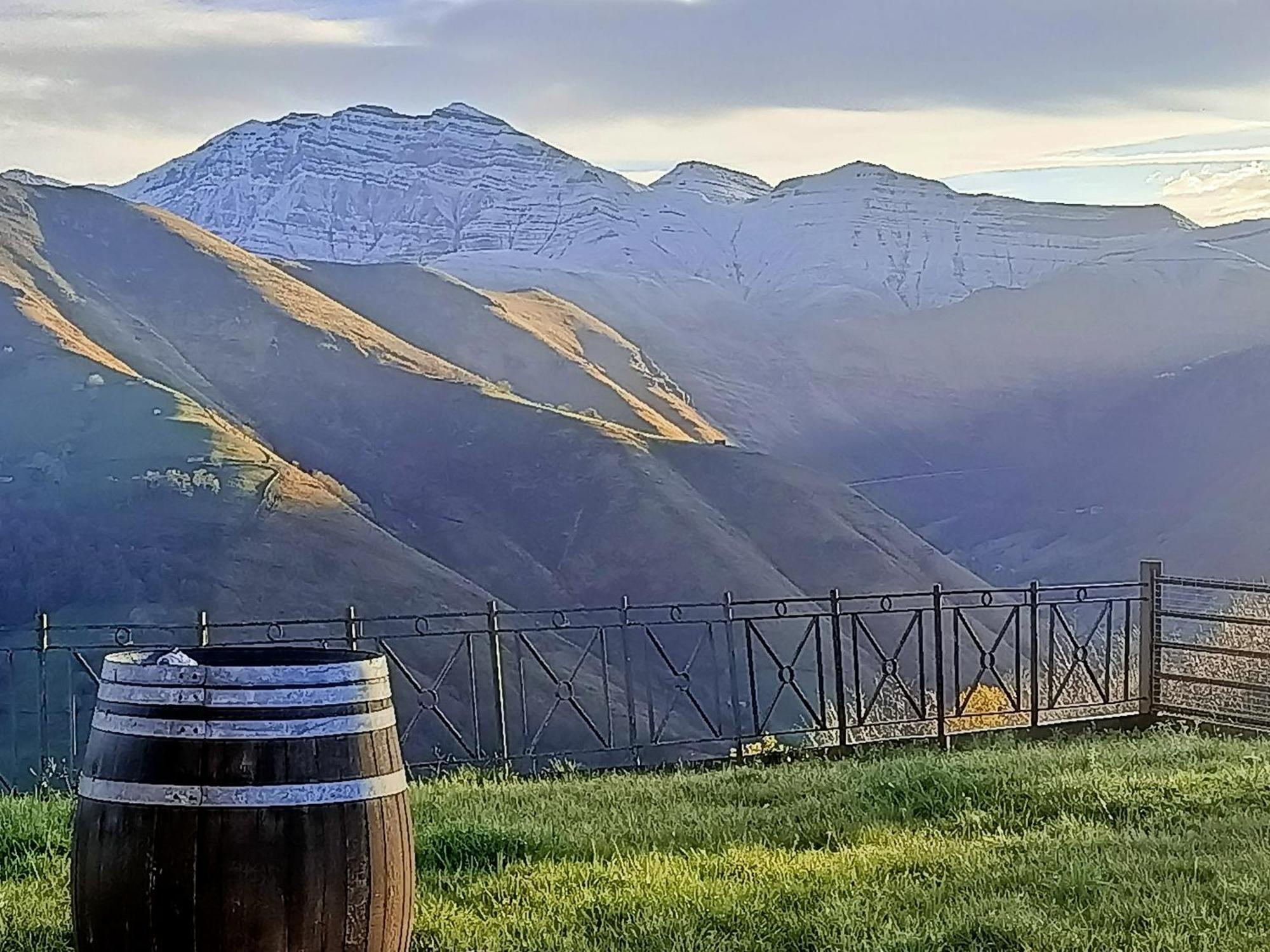 La Cabana Mirador De Los Valles Pasiegos Vega de Pas Eksteriør billede
