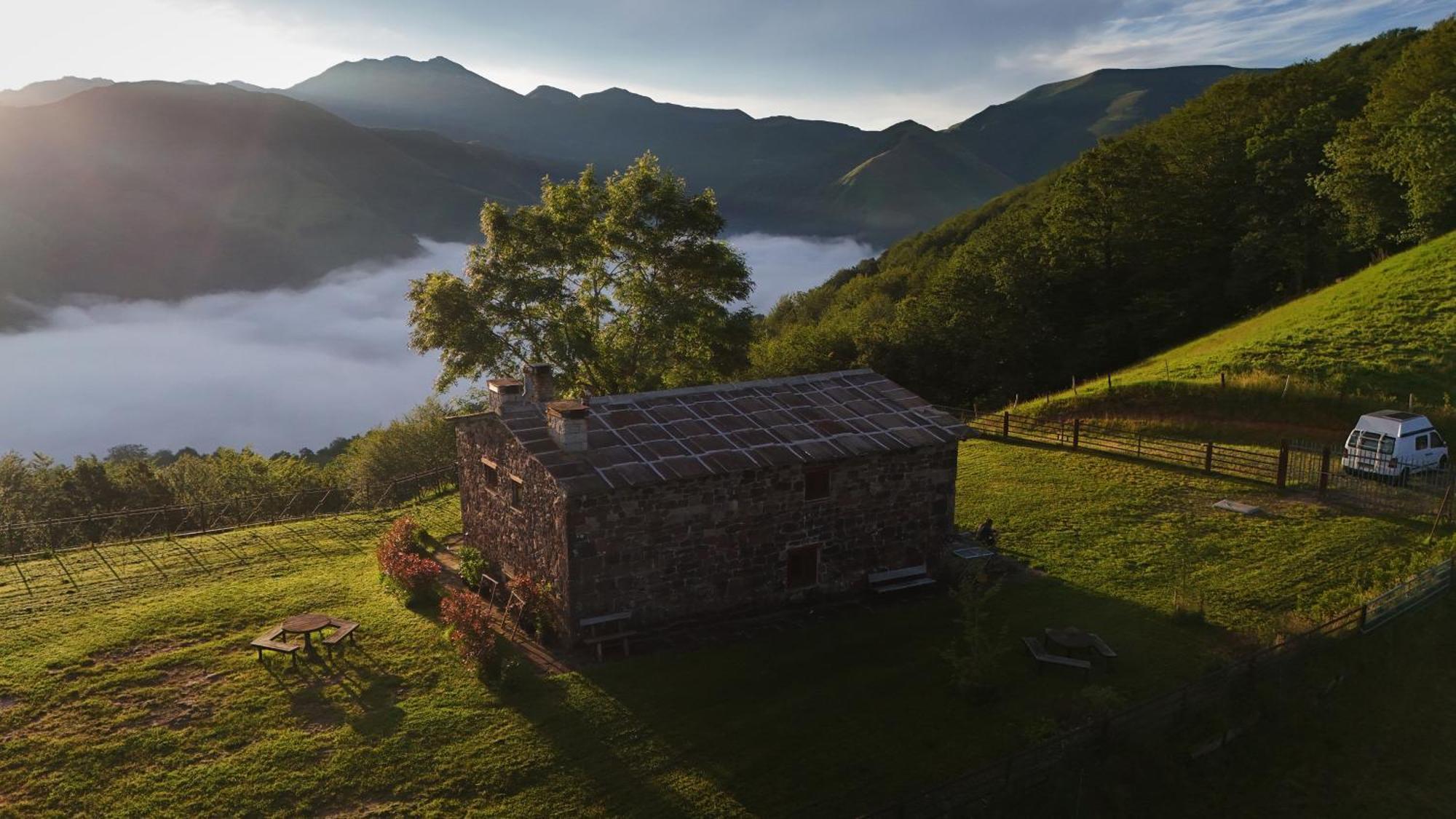 La Cabana Mirador De Los Valles Pasiegos Vega de Pas Eksteriør billede